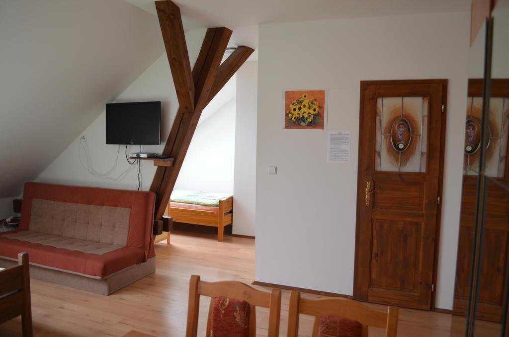 Famozclub Hotel Bakov nad Jizerou Room photo