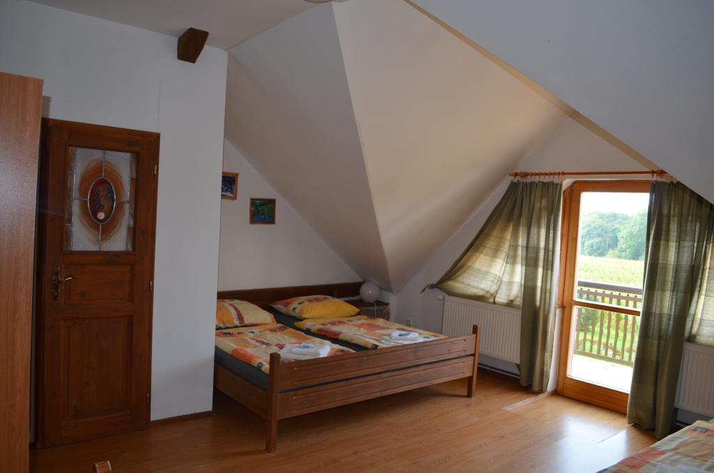 Famozclub Hotel Bakov nad Jizerou Room photo