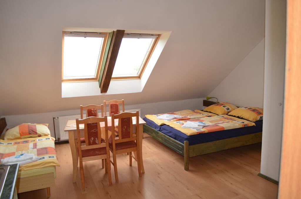 Famozclub Hotel Bakov nad Jizerou Room photo