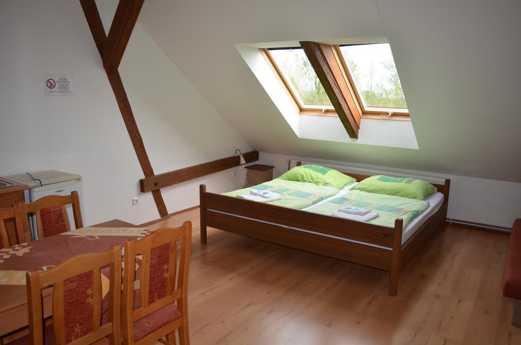 Famozclub Hotel Bakov nad Jizerou Room photo