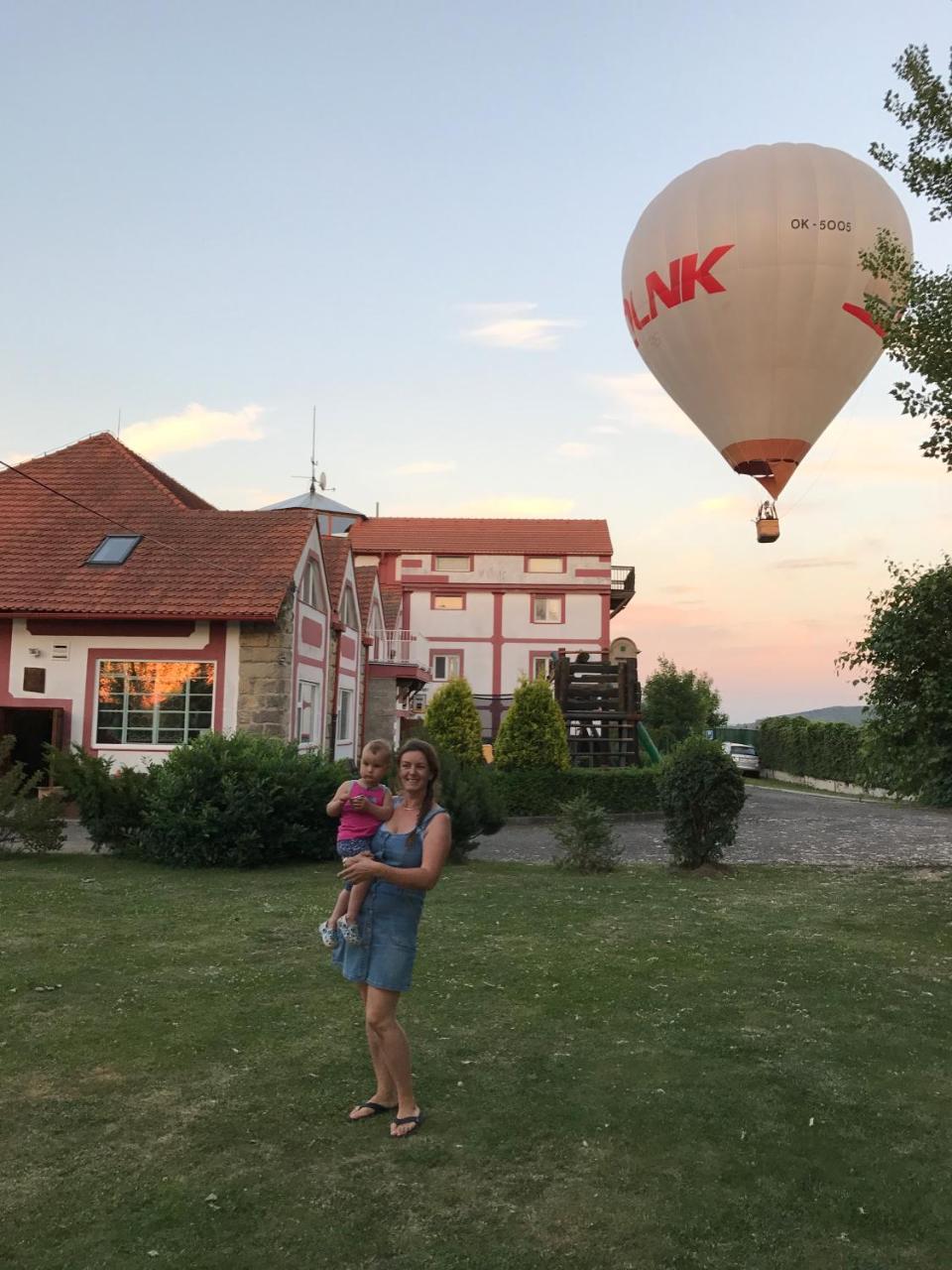 Famozclub Hotel Bakov nad Jizerou Exterior photo