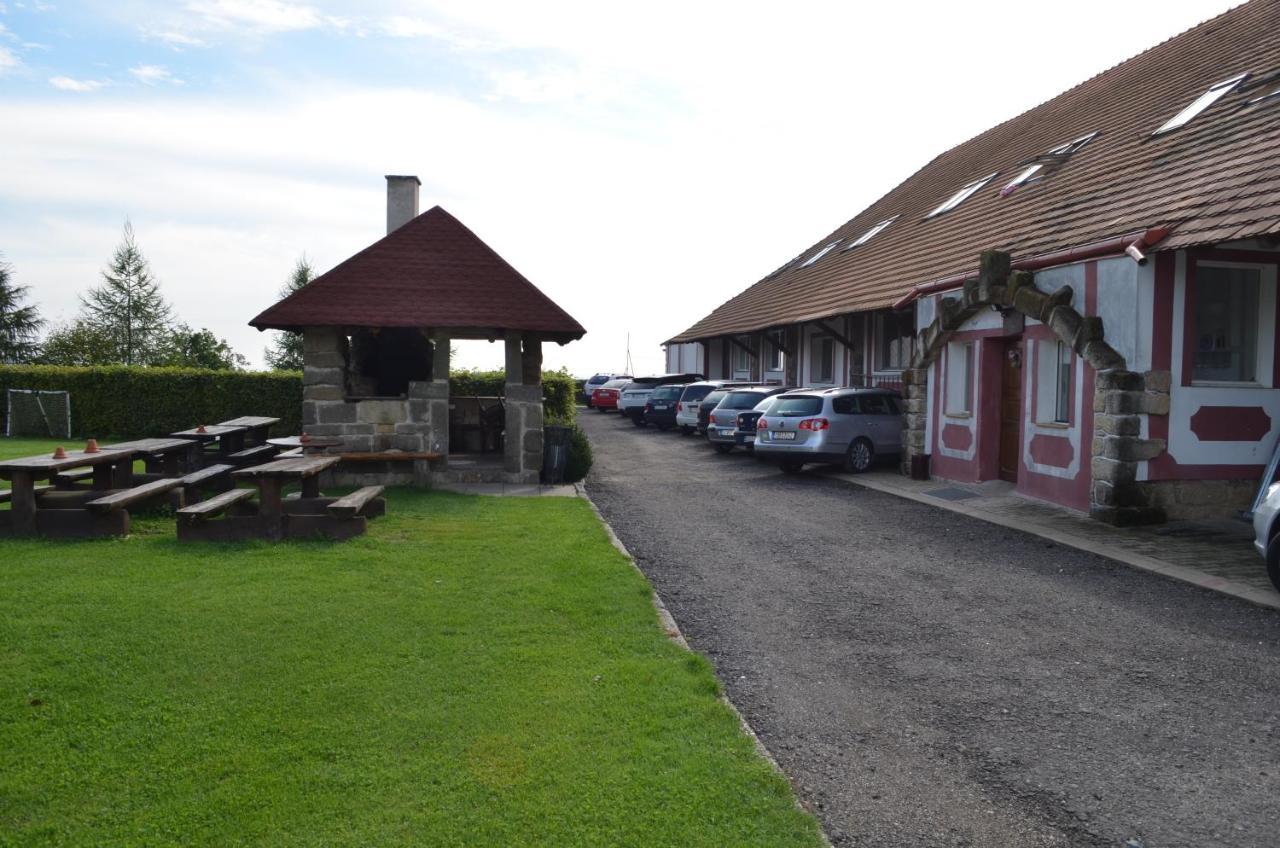 Famozclub Hotel Bakov nad Jizerou Exterior photo