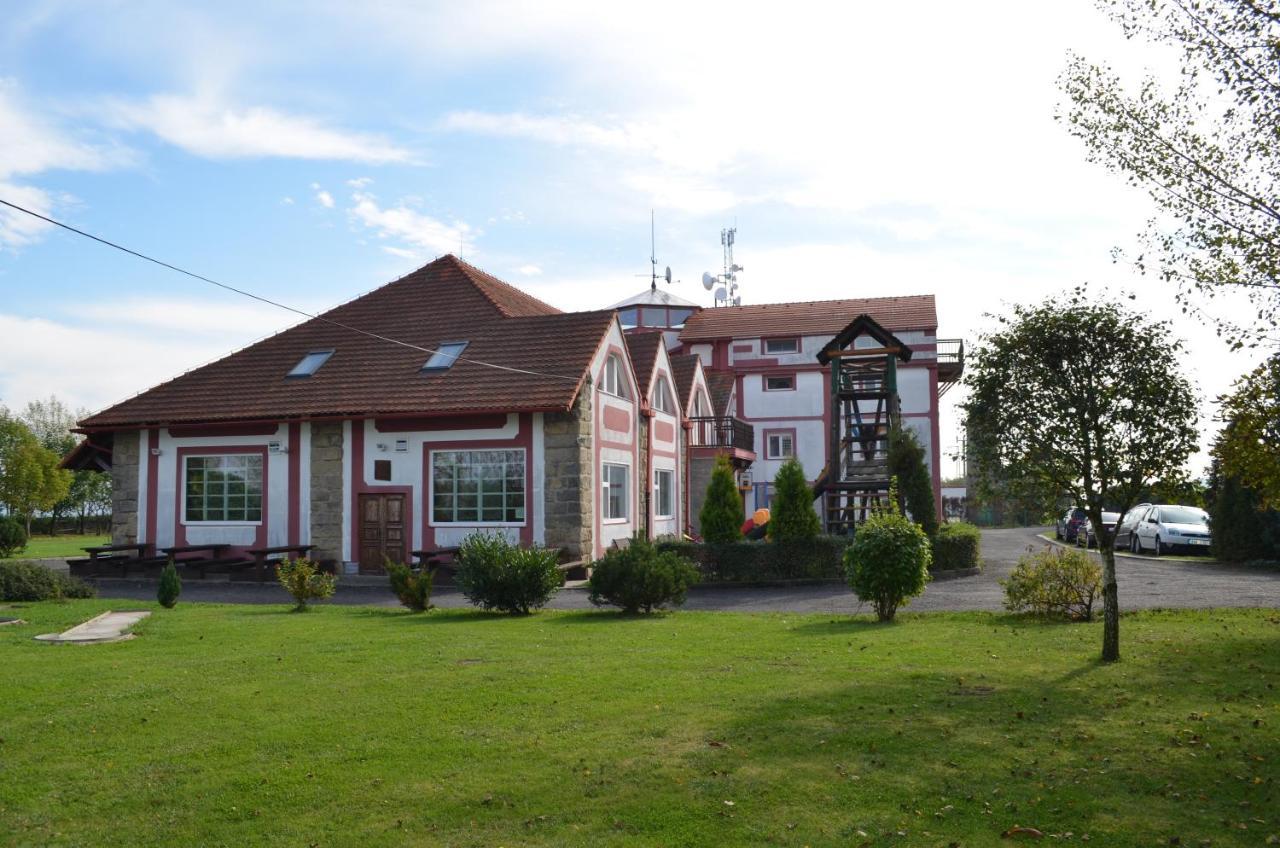 Famozclub Hotel Bakov nad Jizerou Exterior photo